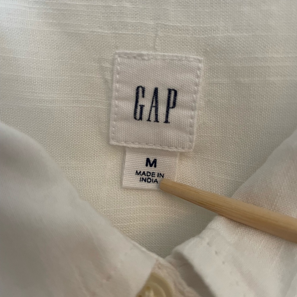 GAP Women's White Button-Up Top - Picture 3 of 3